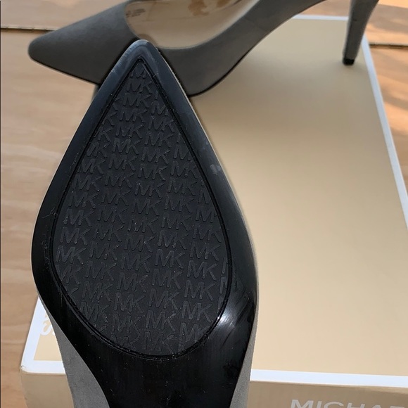 MICHAEL Michael Kors Shoes 6 M - Picture 3 of 4